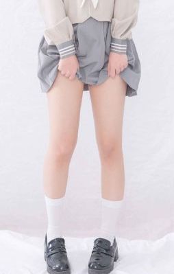 班长按了按口袋里的开关_BD英语完整版观看